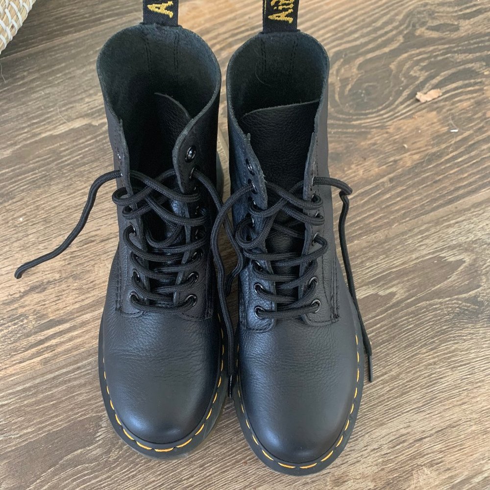 DR. MARTENS
